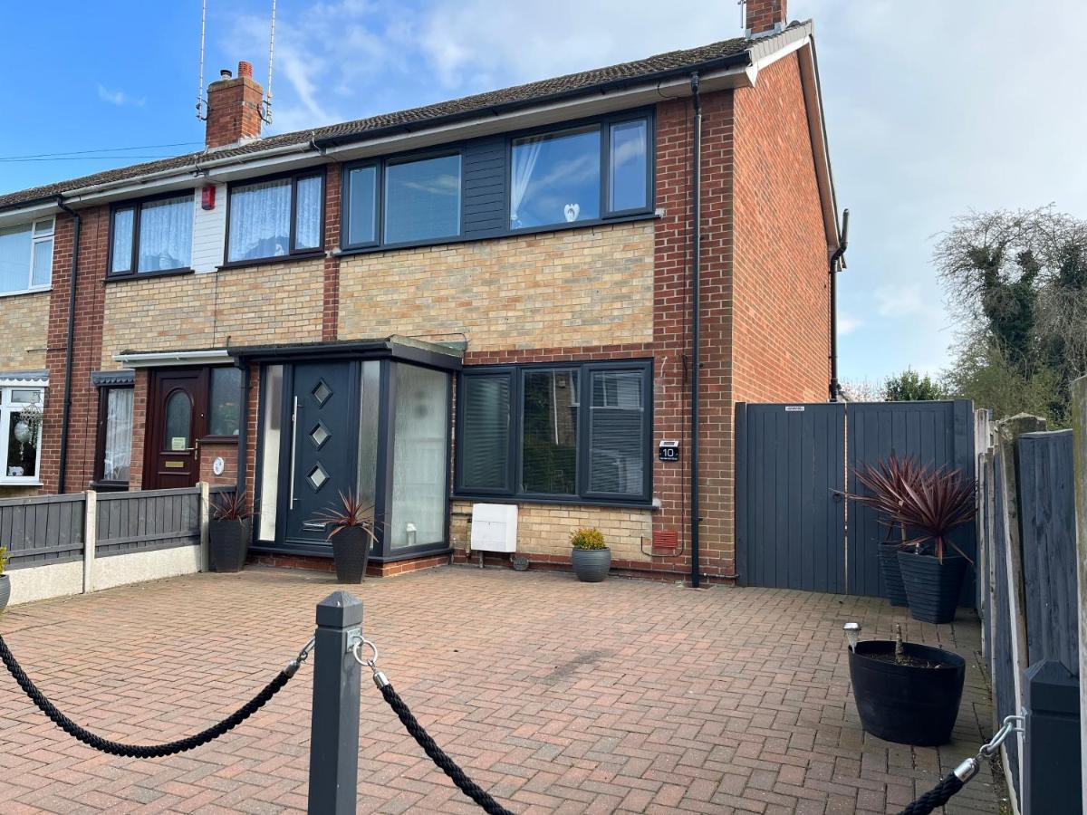 The Brook House - Spacious 3 Bed Home From Home In Burton 외부 사진