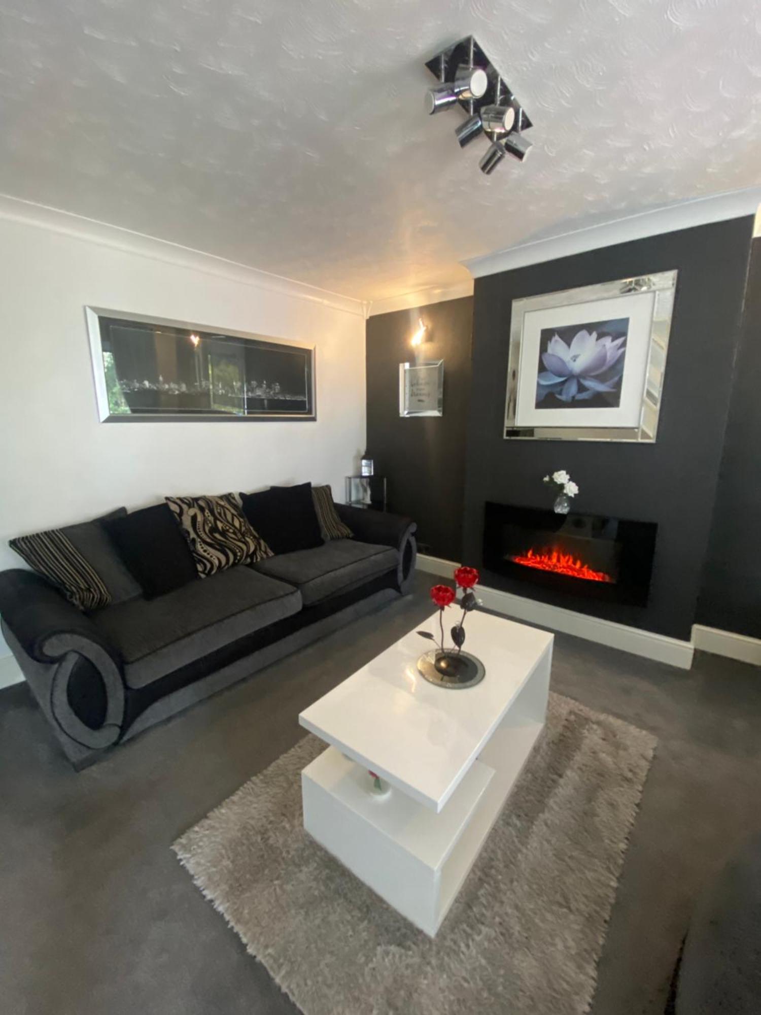 The Brook House - Spacious 3 Bed Home From Home In Burton 외부 사진