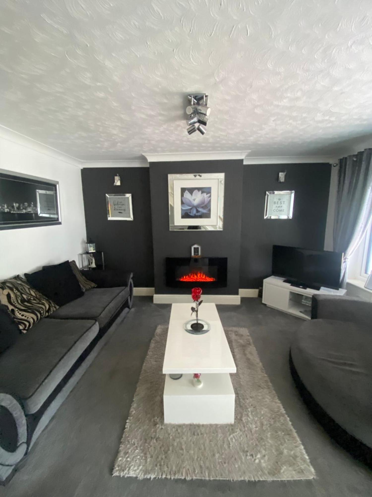 The Brook House - Spacious 3 Bed Home From Home In Burton 외부 사진
